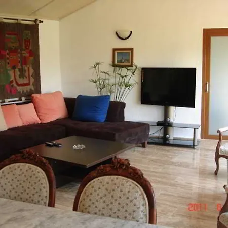 Guest house Villa Gokbel 3*